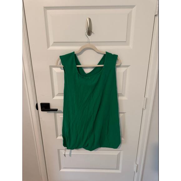 Women's Free People Emerald Green V-Neck Blouse - Flowy Sleeveless Top - Picture 3 of 3